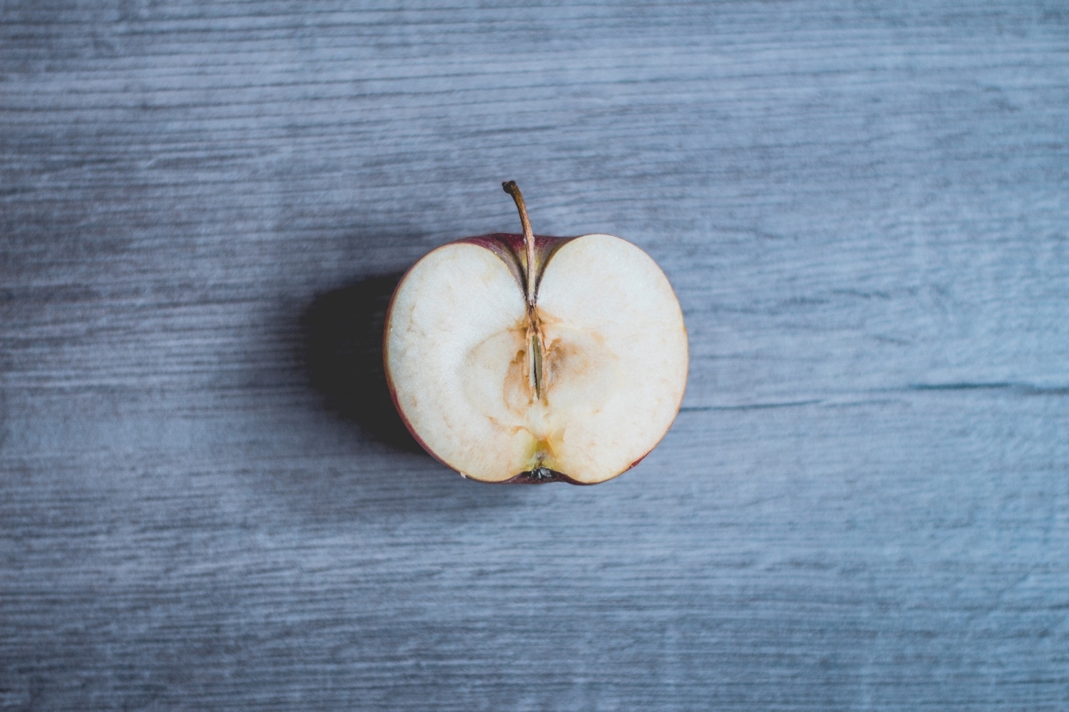 Every Apple Gives Thanks to the Lord